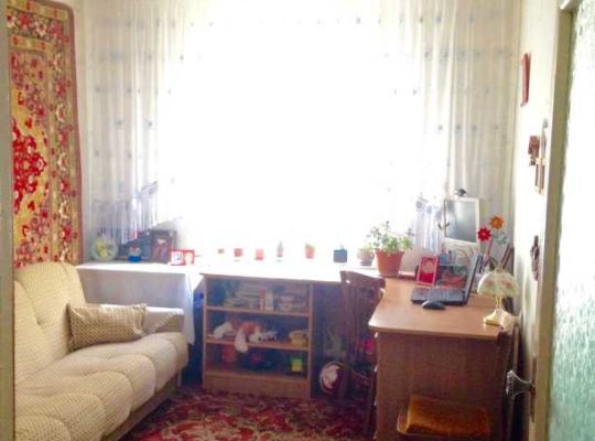 Vând apartament cu 3 camere + anexa