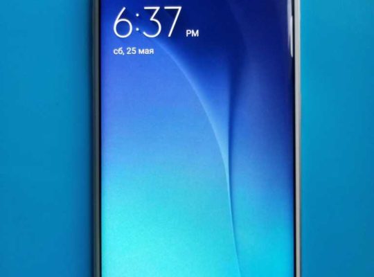 Samsung Galaxy S6 edge в отличном состоянии.