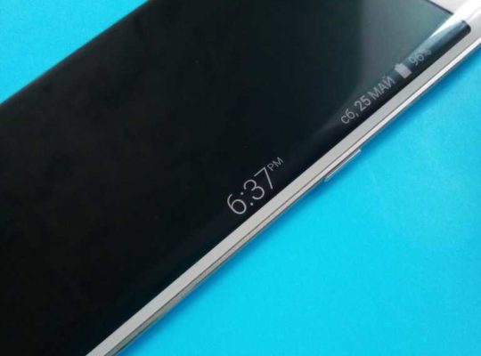 Samsung Galaxy S6 edge в отличном состоянии.