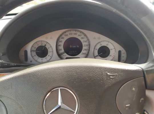 Продам Mercedes Benz e270 w211