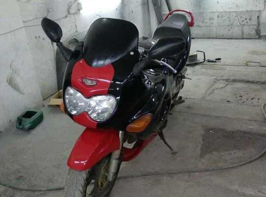 SUZUKI GSX 750