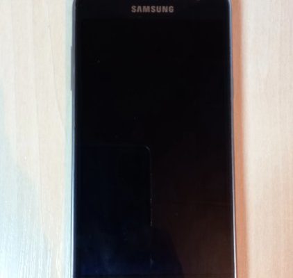 Отличного состояния Samsung j3 (2016)