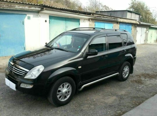 Продам внедорожник Ssangyong Rexton 2.7дизел 4х4 АКПП.