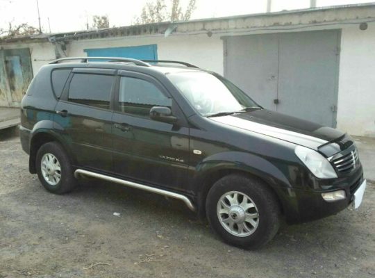 Продам внедорожник Ssangyong Rexton 2.7дизел 4х4 АКПП.